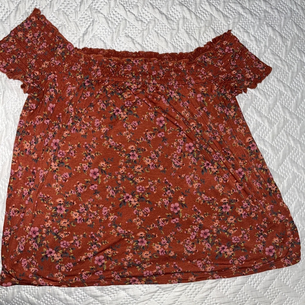 Off shoulder shirt